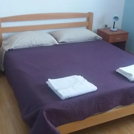 Cute Seaview Petrčane