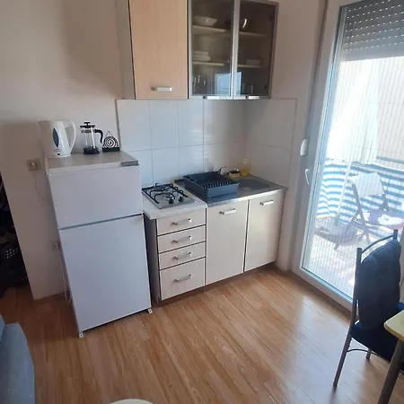 Cute Seaview Petrčane